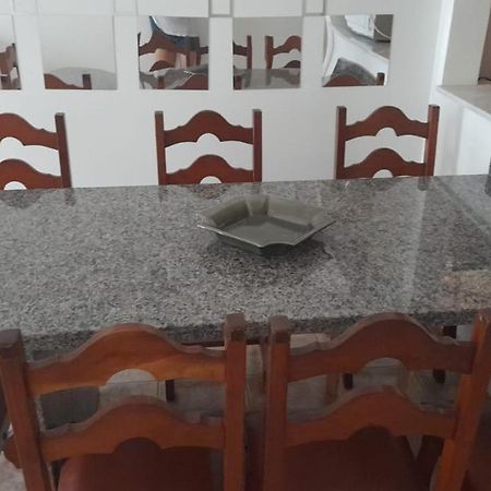 Aconchegante E Amplo Apartamento Familiar Pertinho Da Praia! 과루자 외부 사진